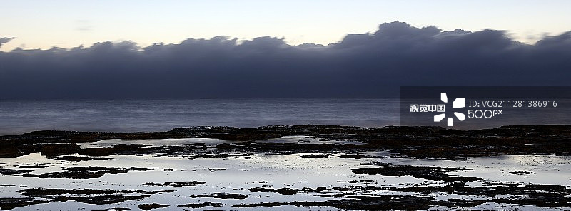 纳拉宾北部岩石池图片素材
