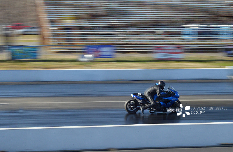 赛车运动：直线竞速图片素材
