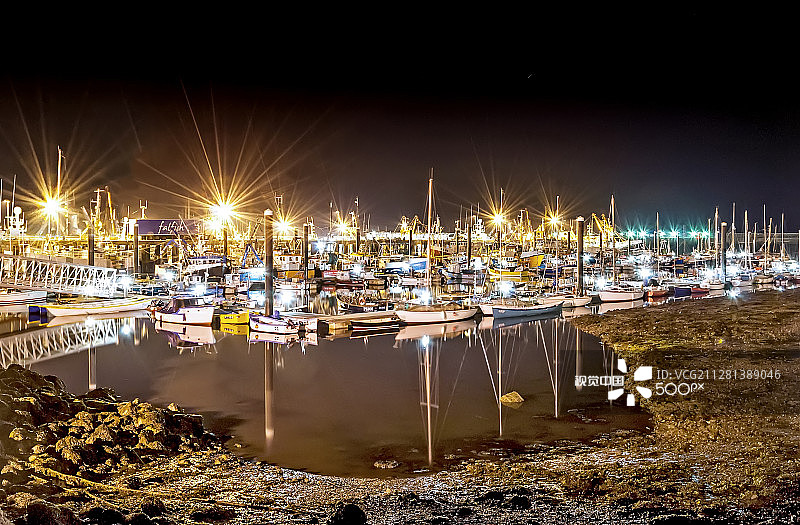 夜晚的纽林港图片素材