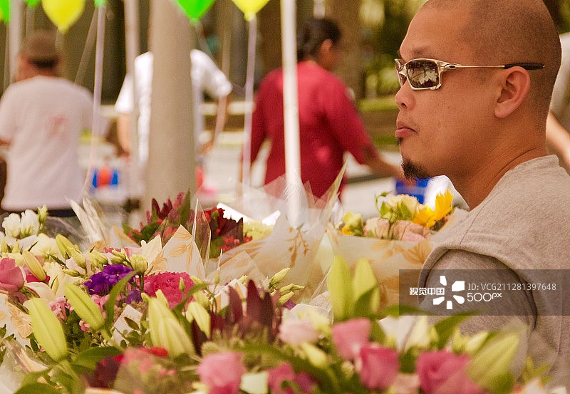 在迪拜Zabeel公园的酷花店店员图片素材