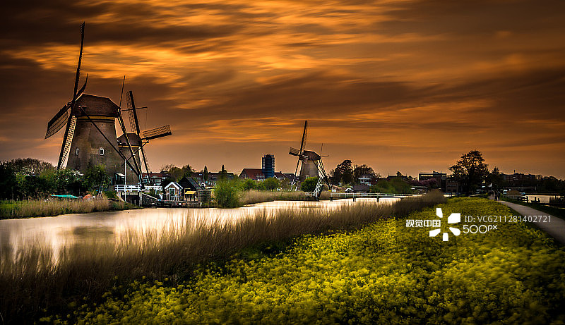 金德代克风车村的日落图片素材