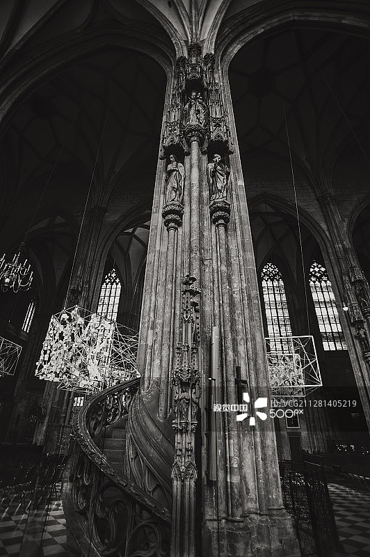 圣埃斯特班主教座堂黑白照图片素材