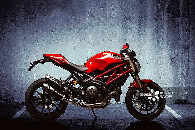 杜卡迪怪兽摩托车图片素材