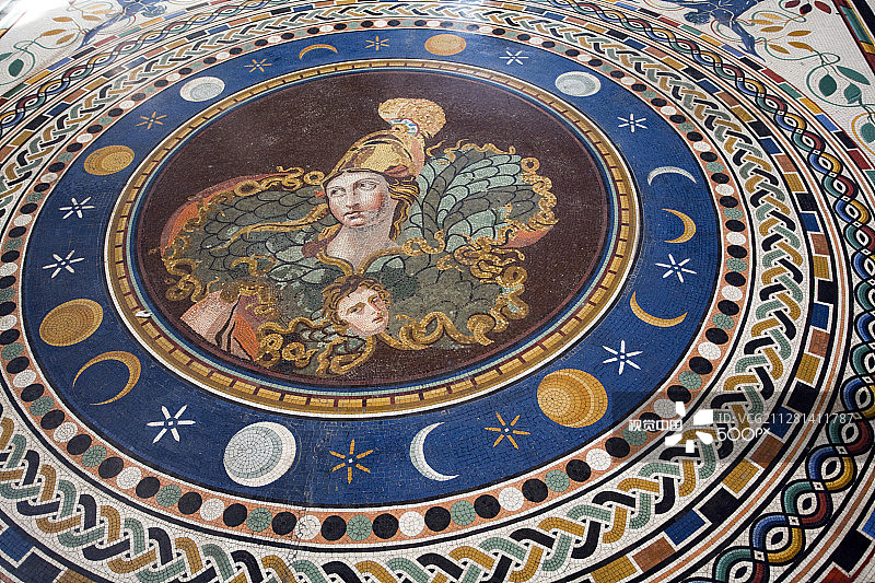 雅典娜半身像，来自图斯库卢姆的罗马马赛克，梵蒂冈博物馆图片素材