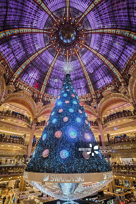 圣诞节期间的老佛爷百货图片素材