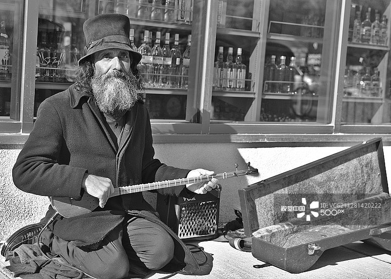 在布洛尔西（多伦多）的西塔琴演奏者图片素材