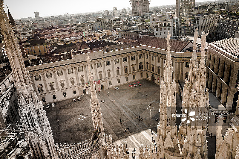 米兰大教堂广场图片素材