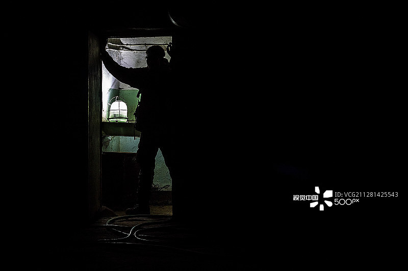 黑暗的边缘图片素材