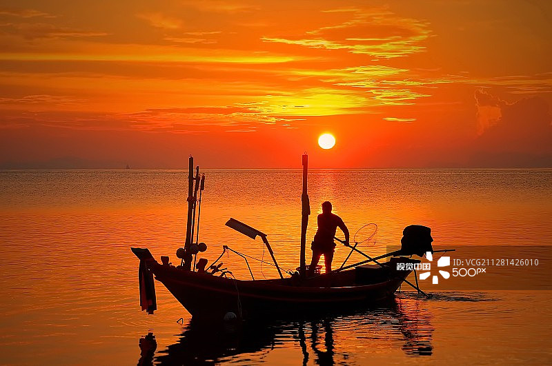 日落与渔船图片素材