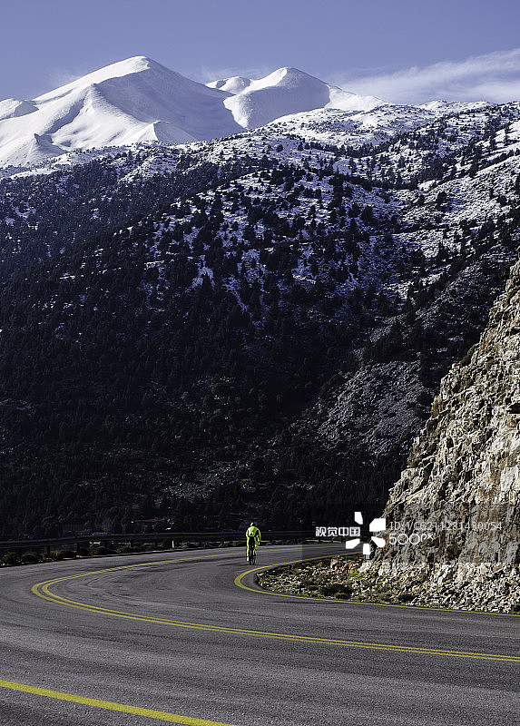 冬季骑行图片素材