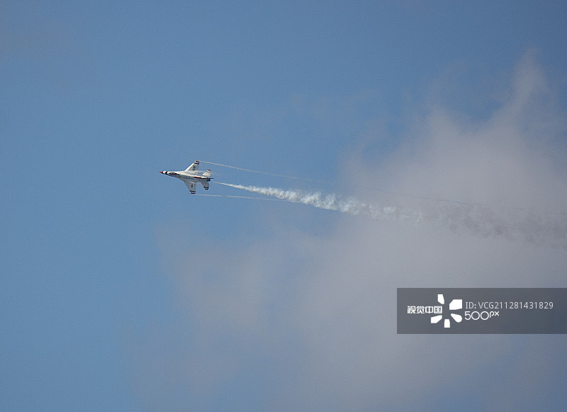 美国空军雷鸟飞行表演队图片素材