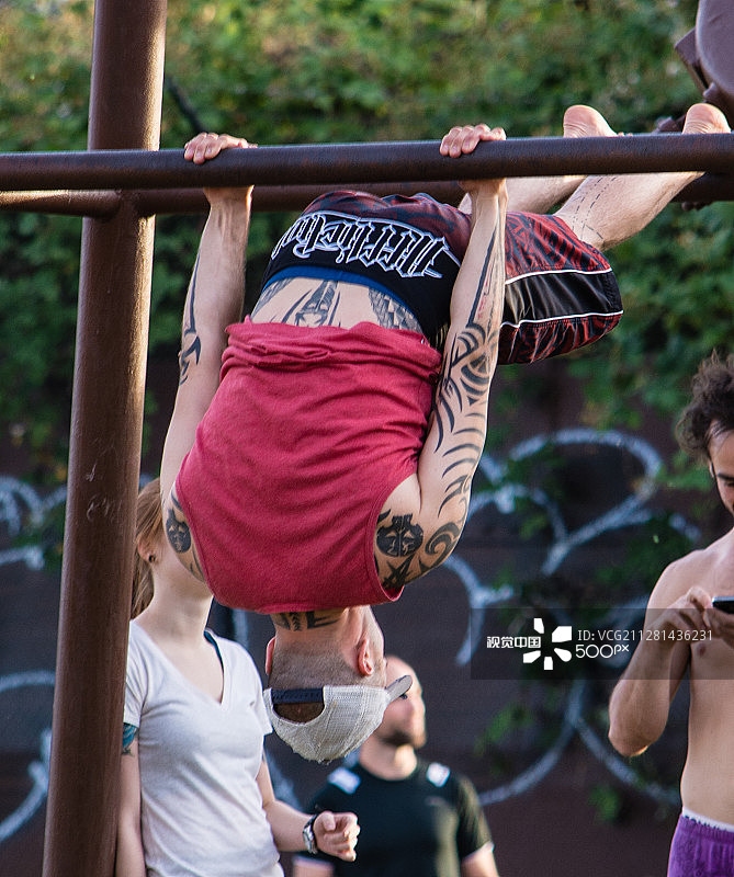 在酒吧里图片素材