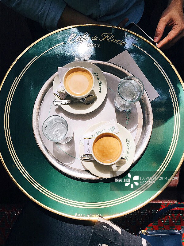 在巴黎-花神咖啡馆图片素材