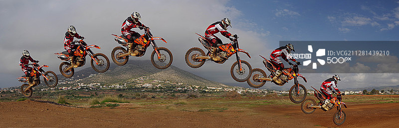 摩托车越野跳跃图片素材