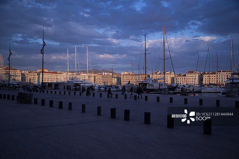 云层覆盖马赛图片素材