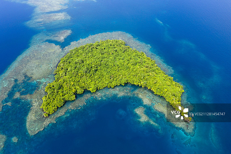 新不列颠金贝湾岛屿空中俯瞰图，巴布亚新几内亚图片素材