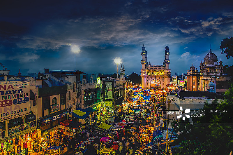 斋月之夜的查米纳塔楼图片素材