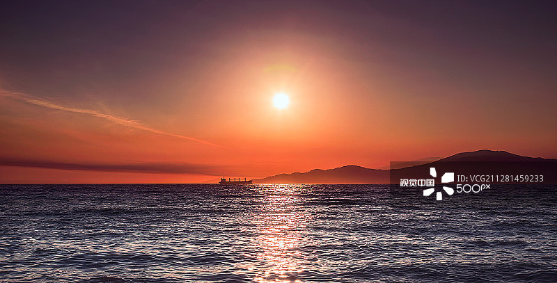 2015年温哥华野火：美女与野兽图片素材