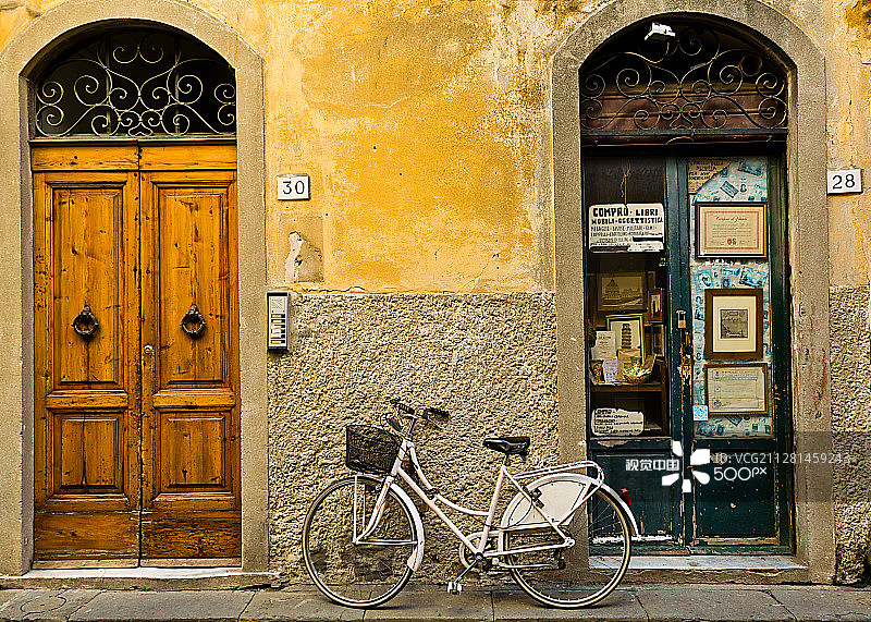 比萨的自行车图片素材