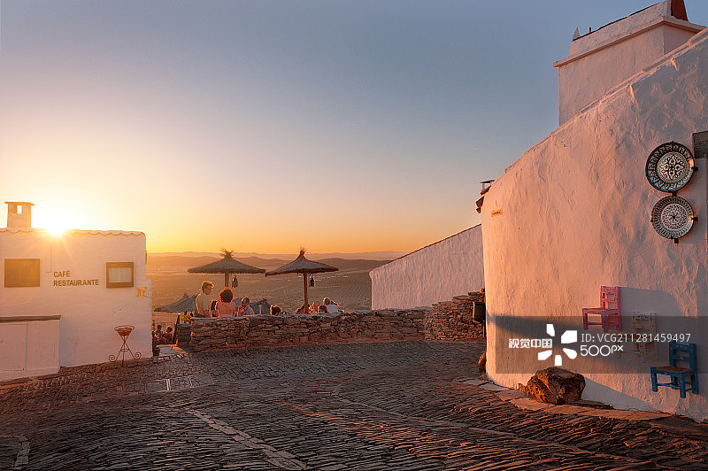 蒙萨拉兹的日落饮品图片素材
