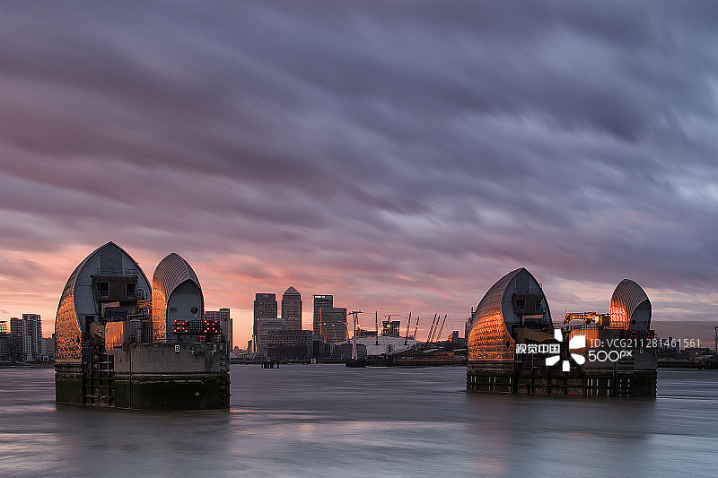 泰晤士河防洪闸图片素材