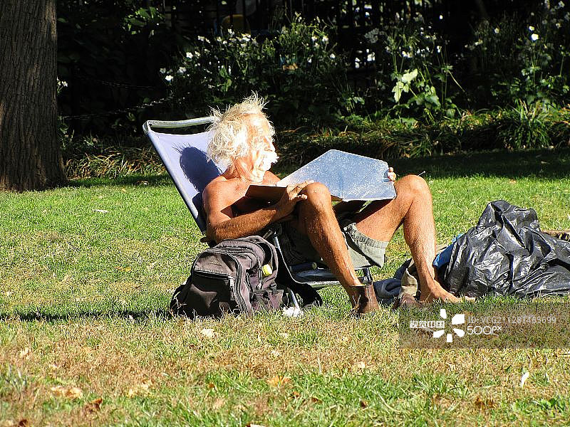 沐浴阳光图片素材