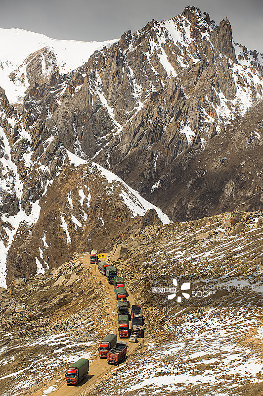 狭窄的通道图片素材