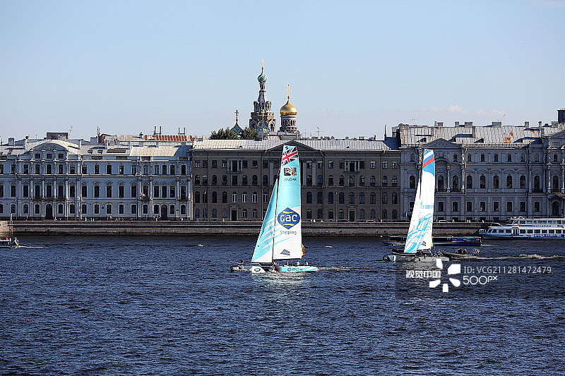 圣彼得堡涅瓦河上的帆船赛图片素材