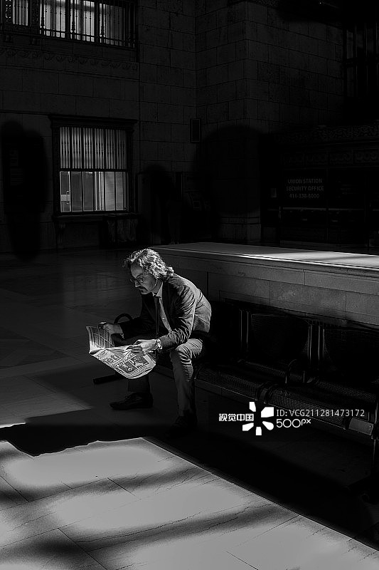 读报人图片素材