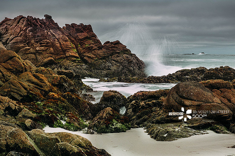 鹅卵石海滩潮汐图片素材