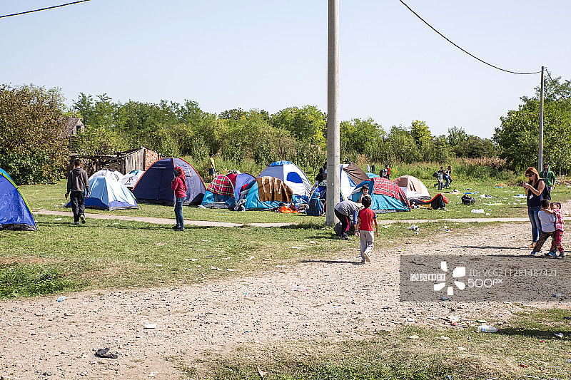 托瓦尔尼克难民营的帐篷图片素材