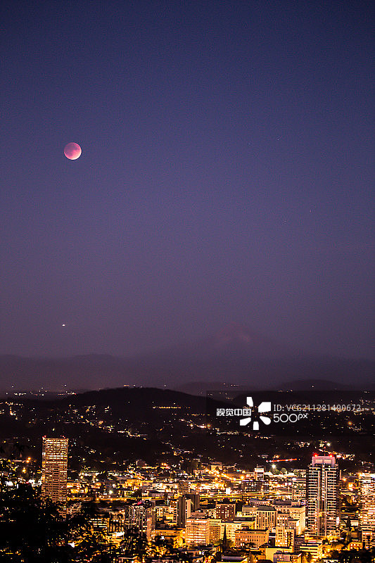 胡德山血月月食，俄勒冈州波特兰图片素材