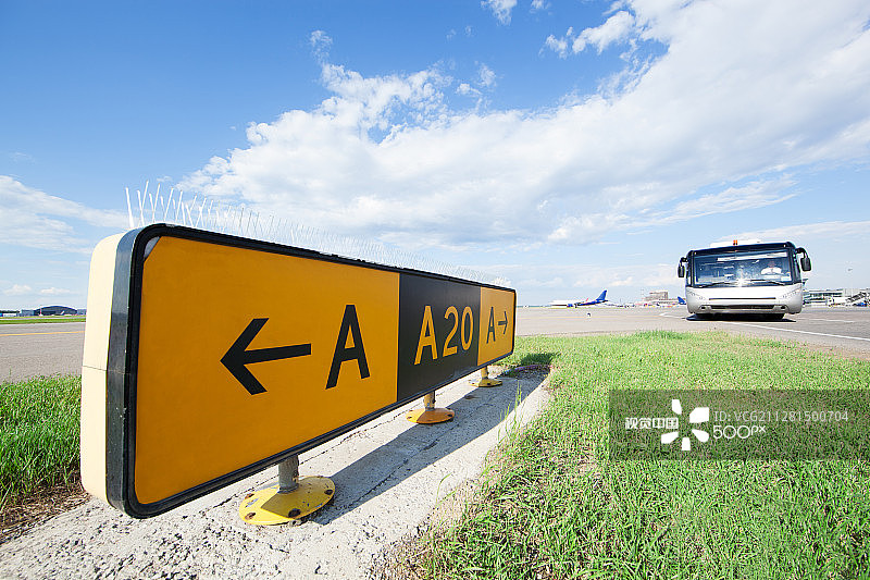 机场路标图片素材