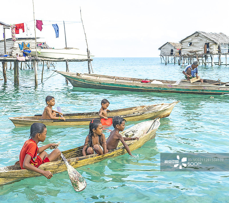 马来西亚沙巴州巴瑶族儿童图片素材