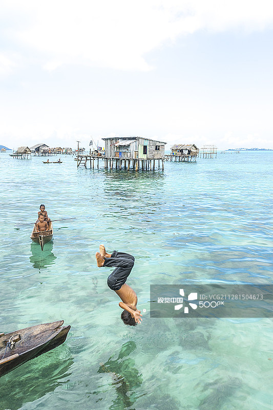 马来西亚沙巴州巴瑶族儿童图片素材