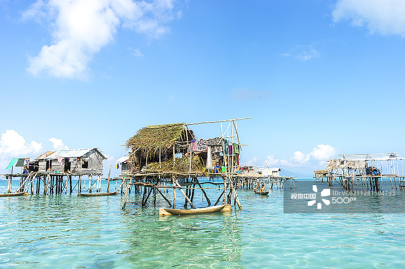 马来西亚沙巴州博加亚岛上的巴瑶族房屋图片素材