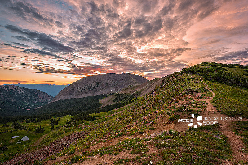 埃克尔斯山口日出图片素材