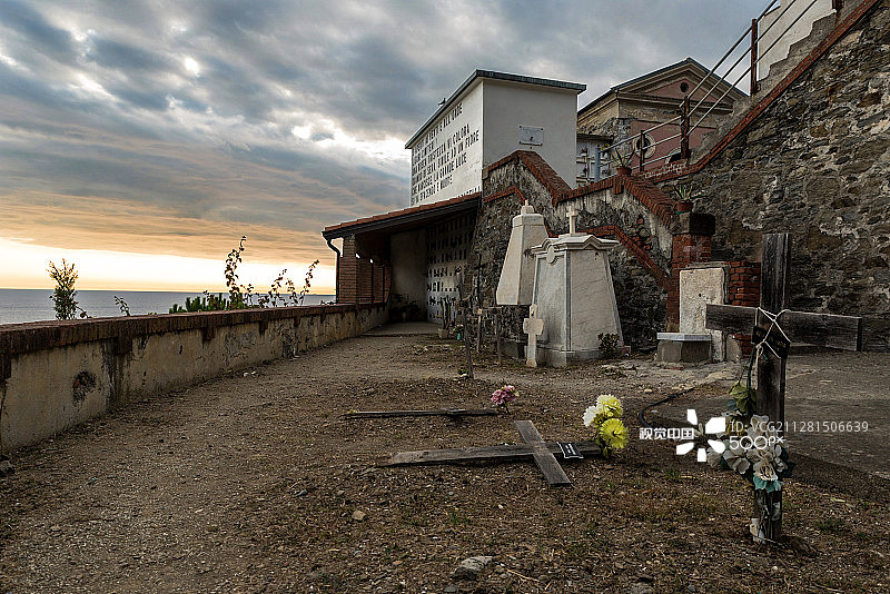 海边墓地图片素材
