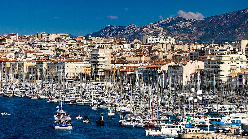 蓝色海岸港口图片素材