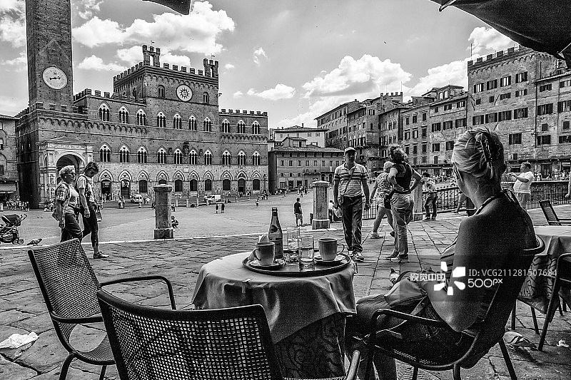 田野广场图片素材