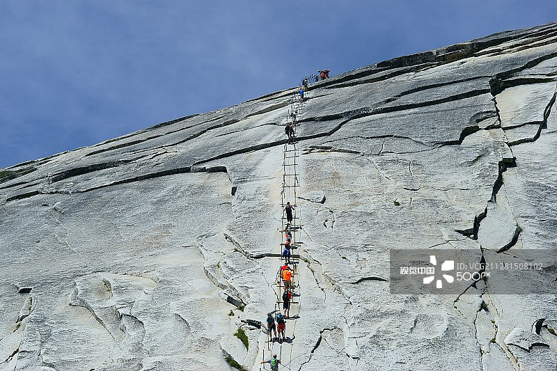 攀登半圆顶图片素材