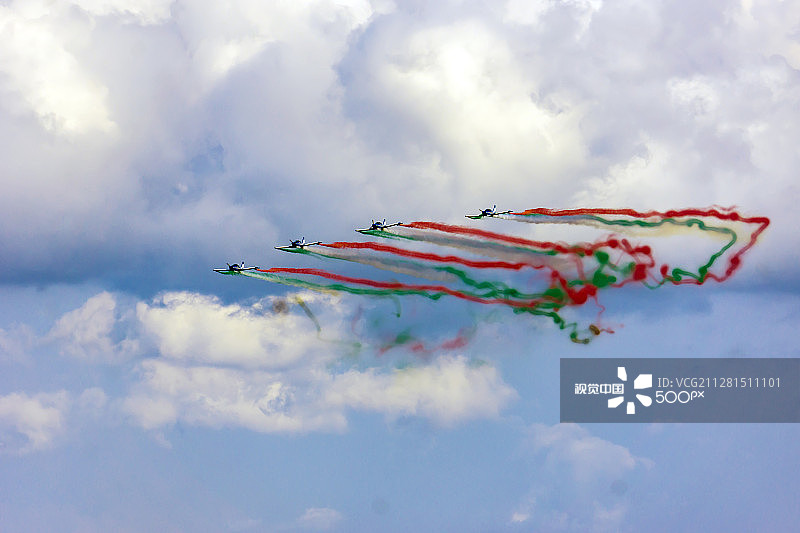 蓝色瑟茜特技飞行表演队图片素材