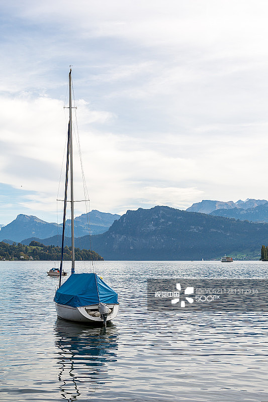 琉森湖游船图片素材