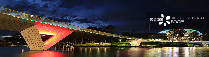 阿德莱德椭圆球场和人行桥图片素材