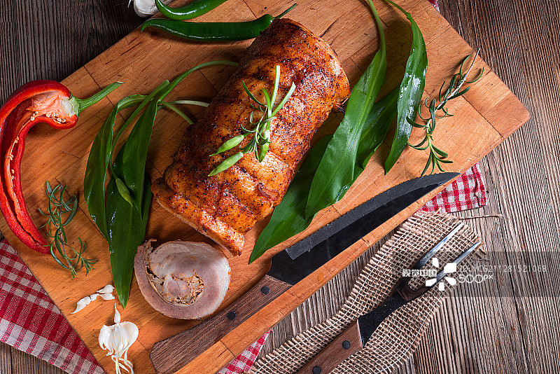 熊葱馅肉卷图片素材