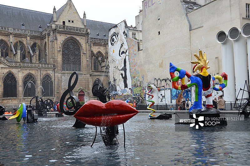 法国巴黎现代艺术博物馆附近的街头艺术图片素材