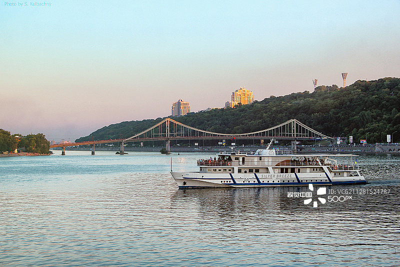 在第聂伯河畔图片素材