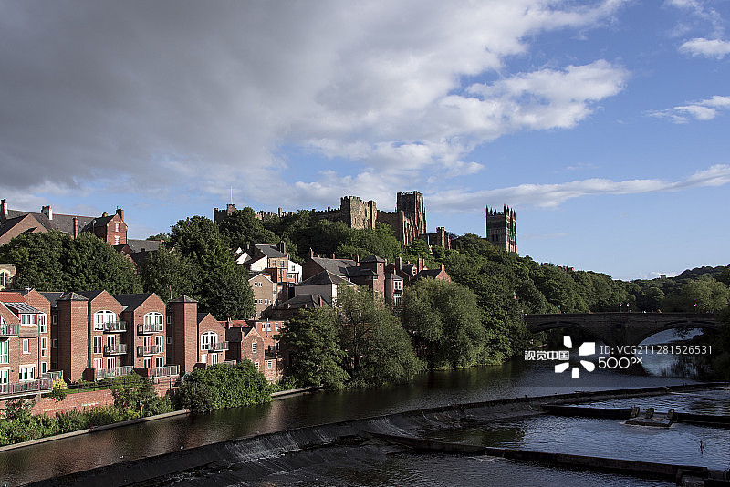威尔河上的达勒姆城堡和大教堂图片素材