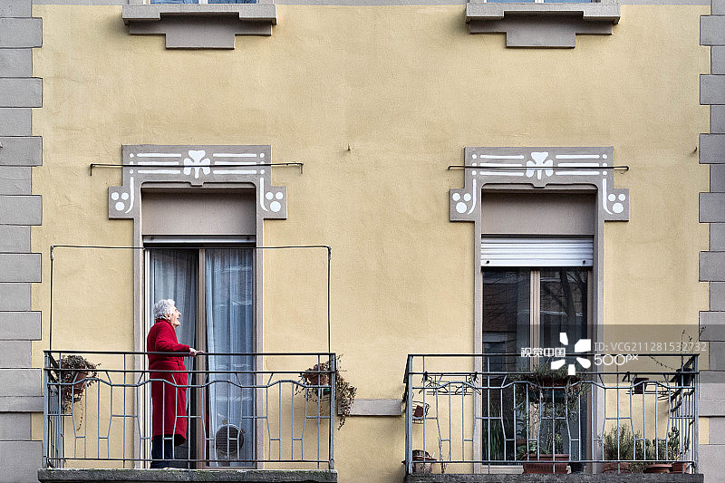红色，向上！图片素材