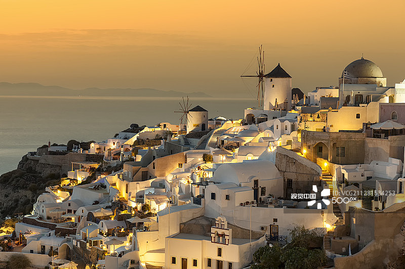 伊亚小镇的初夜灯光图片素材